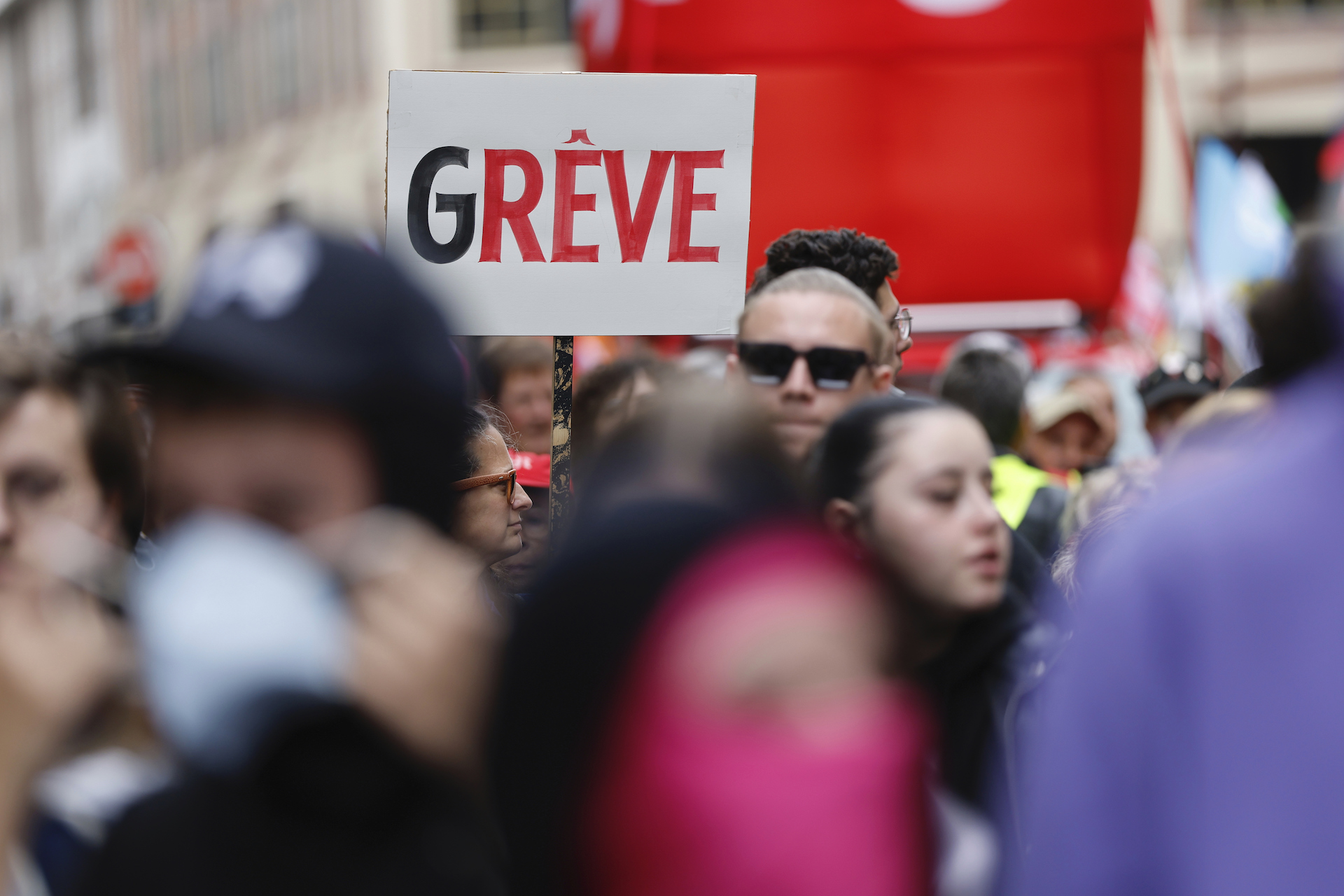 Γαλλία: Με νέες απεργιακές κινητοποιήσεις προειδοποιούν τα συνδικάτα Γαλλία:-Με-νέες-απεργιακές-κινητοποιήσεις-προειδοποιούν-τα-συνδικάτα