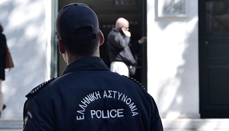 Συνελήφθη εφοριακός που ζητούσε «φακελάκι», για να μη βεβαιώσει πρόστιμο σε πολίτη Συνελήφθη-εφοριακός-που-ζητούσε-«φακελάκι»,-για-να-μη-βεβαιώσει-πρόστιμο-σε-πολίτη