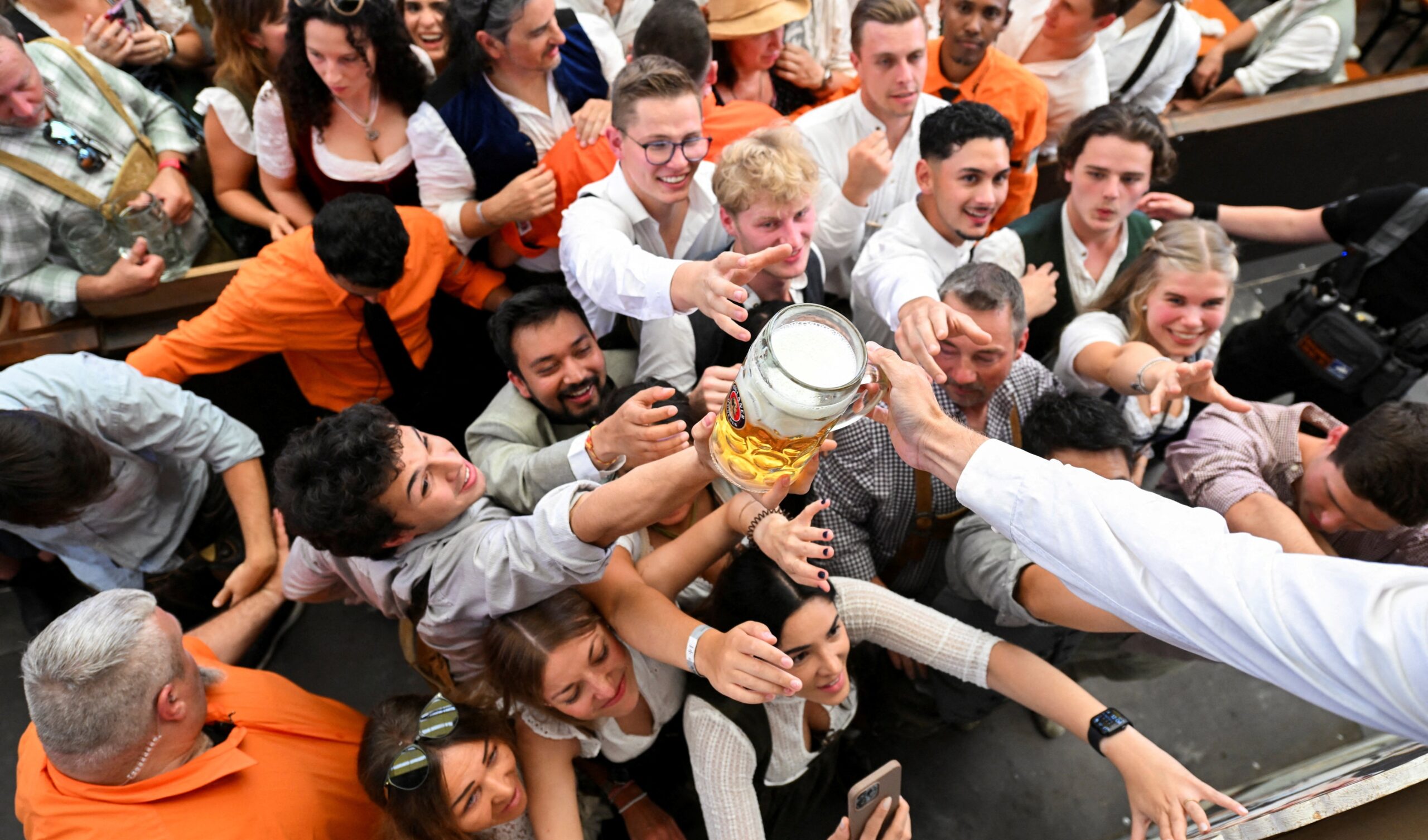 Μόναχο: 190 χρόνια Oktoberfest – με την μπίρα πιο ακριβή από ποτέ Μόναχο:-190-χρόνια-oktoberfest-–-με-την-μπίρα-πιο-ακριβή-από-ποτέ