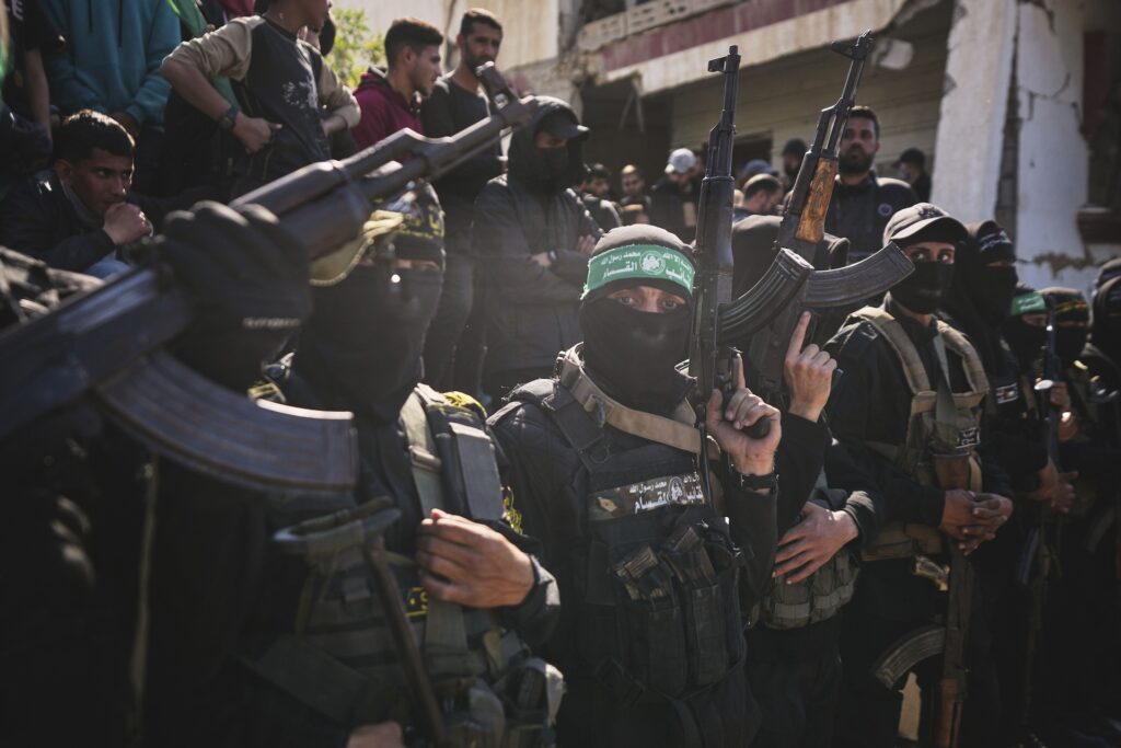 Χαμάς:-Στη-δημοσιότητα-νέο-βίντεο-με-Ισραηλινό-όμηρο-που-κρατείται-στη-Γάζα