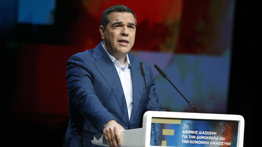 Τσίπρας-για-Τέμπη:-Απόπειρα-ταφής-της-αλήθειας-η-απαγόρευση-εκταφής-σορών