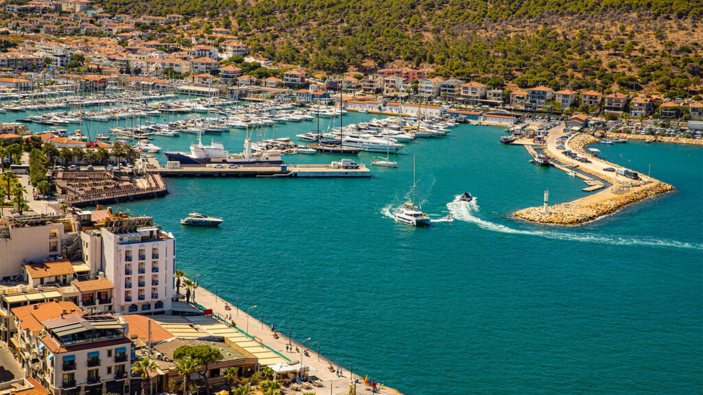 Τσεσμές,-Λίτζια,-Αλάτσατα:-Ενα-διαφορετικό-ταξίδι-στα-παράλια-της-Μικράς-Ασίας