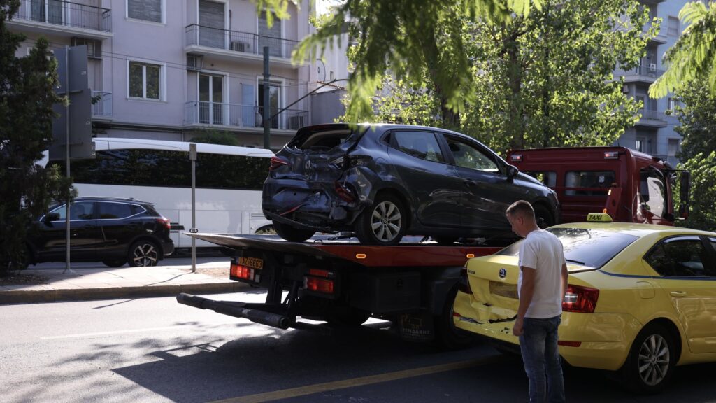 Λεωφόρος-Αλεξάνδρας:-Συνελήφθη-49χρονος-οδηγός-για-την-καραμπόλα-με-τα-8-οχήματα