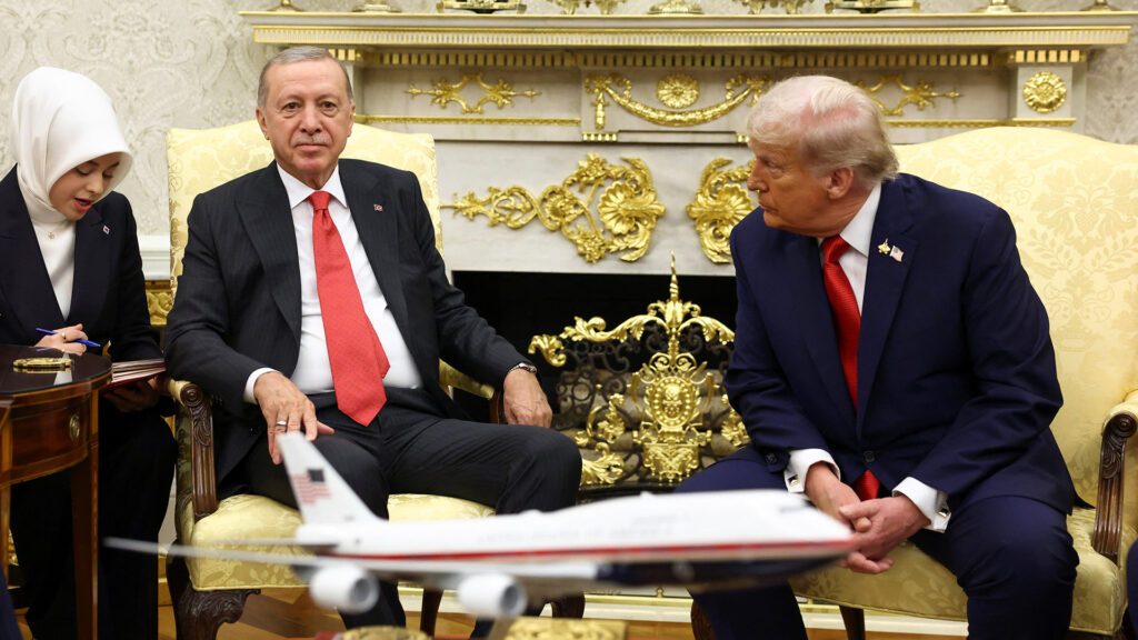 Ερντογάν:-Τα-θετικά-αποτελέσματα-της-συνάντησης-με-τον-Τραμπ-θα-γίνουν-ορατά-σε-όλους