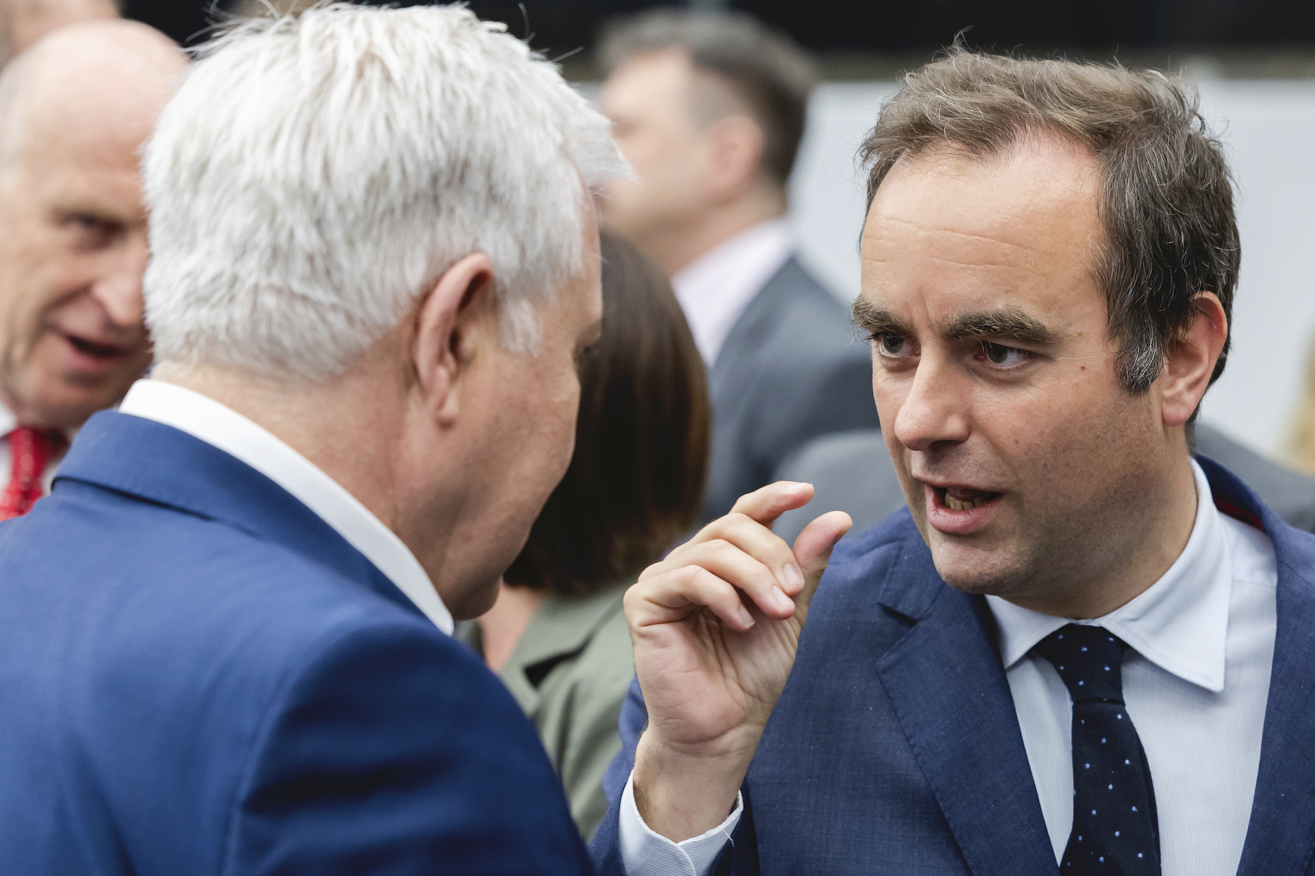 Γαλλία: Θα είναι ο Σεμπαστιάν Λεκορνί ο επόμενος πρωθυπουργός; Γαλλία:-Θα-είναι-ο-Σεμπαστιάν-Λεκορνί-ο-επόμενος-πρωθυπουργός;