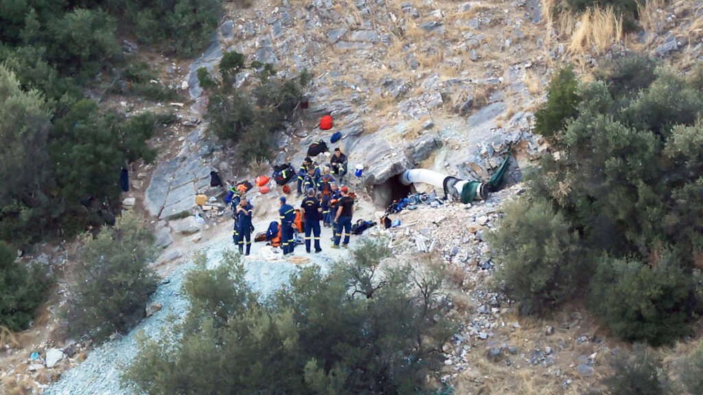 Στo-κυνήγι-του-θησαυρού-με-ψεύτικους-χάρτες