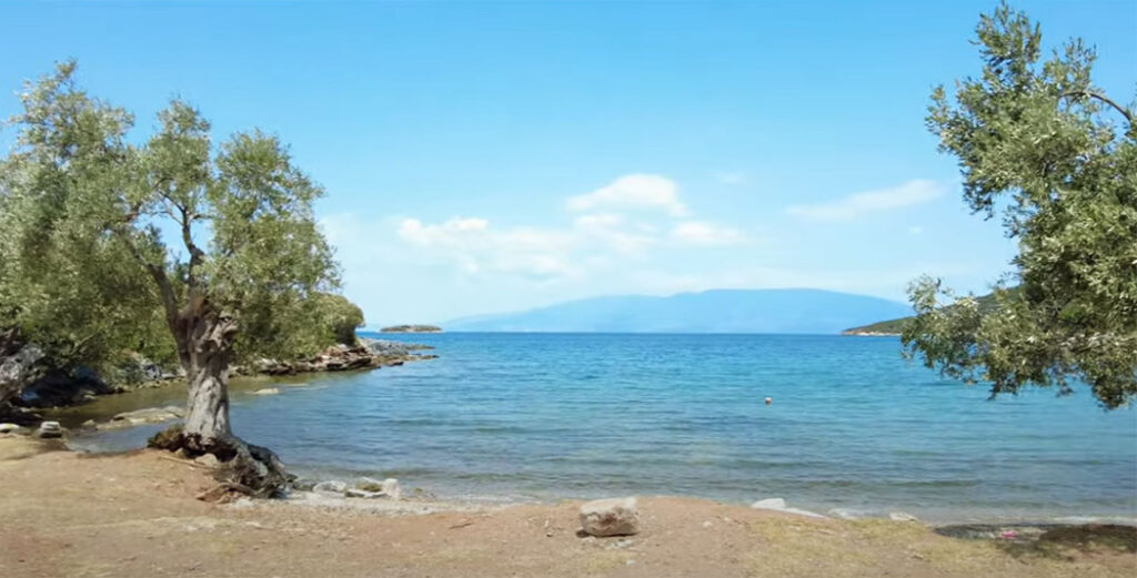 «Σκοτάδι»,-μέρα-μεσημέρι-σε-παραλία-του-νότιου-Πηλίου