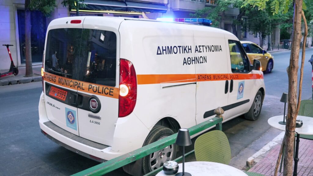 Δήμος-Αθηναίων:-Σφραγίζονται-άλλα-11-καταστήματα-για-κατάληψη-κοινόχρηστου-χώρου