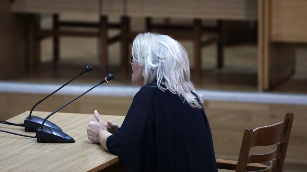 Δίκη-Χρυσής-Αυγής:-Τι-είπε-στην-απολογία-της-η-Ζαρούλια-–-Αποβλήθηκε-από-την-αίθουσα-ο-Λαγός