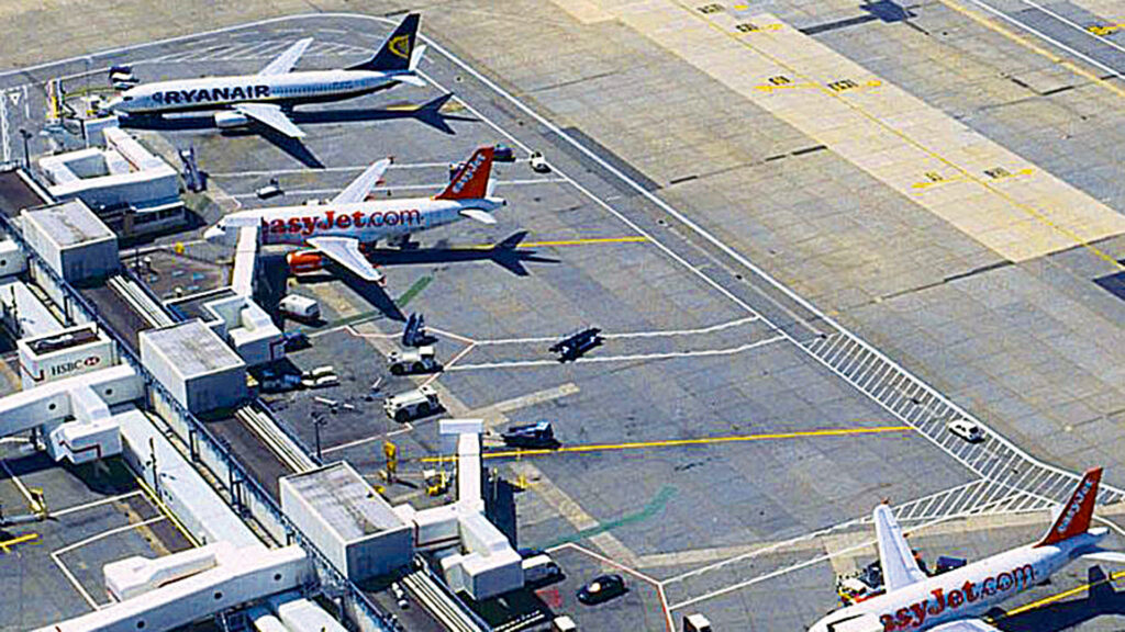 Ακριβά-τα-εισιτήρια,-γεμάτα-τα-αεροπλάνα