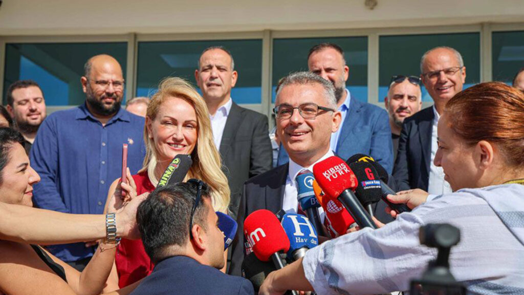 Το-πολιτικό-υπόβαθρο-της-αλλαγής-σκηνικού-στα-Κατεχόμενα