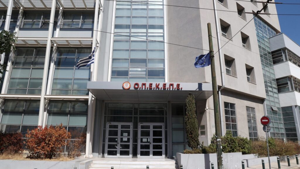 Στα-γραφεία-του-ΟΠΕΚΕΠΕ-η-Οικονομική-Αστυνομία-–-Θα-κατασχεθεί-το-αρχείο-αιτήσεων-του-2025