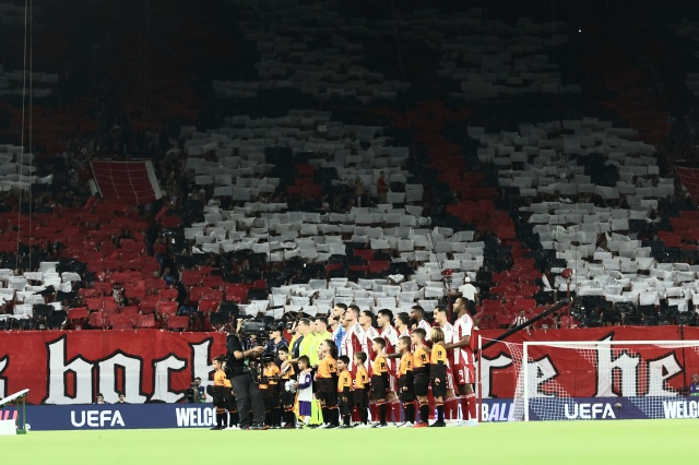Ολυμπιακός: Sold out το παιχνίδι με την Αϊντχόφεν Ολυμπιακός:-sold-out-το-παιχνίδι-με-την-Αϊντχόφεν