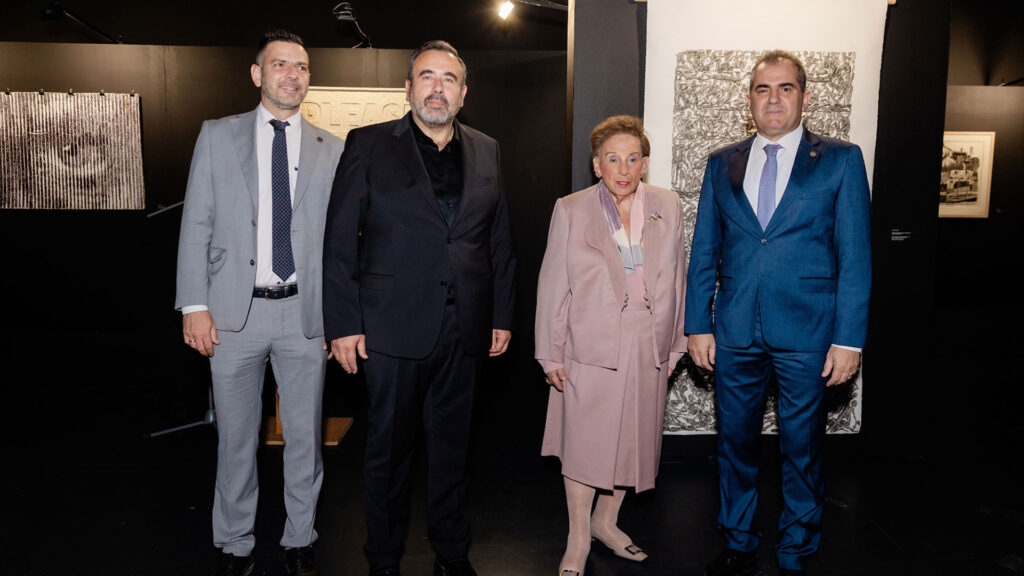 Μια εικαστική έκθεση για το αντιθετικό ζεύγος άσπρου – μαύρου στην Καλαμάτα Μια-εικαστική-έκθεση-για-το-αντιθετικό-ζεύγος-άσπρου-–-μαύρου-στην-Καλαμάτα