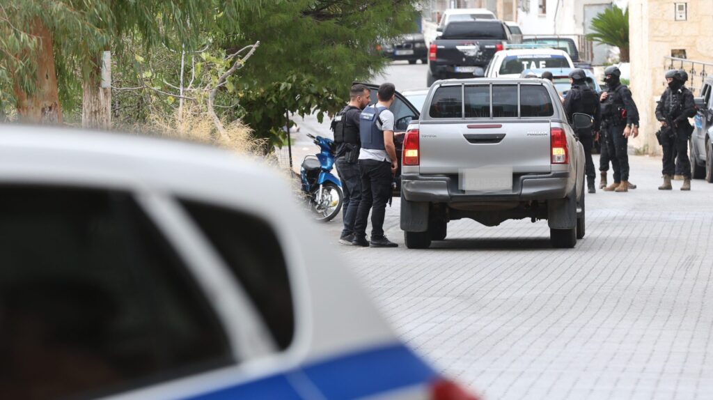Βορίζια: Σήμερα οι απολογίες των μελών της οικογένειας Καργάκη – Ανοιξαν τα σχολεία Βορίζια:-Σήμερα-οι-απολογίες-των-μελών-της-οικογένειας-Καργάκη-–-Ανοιξαν-τα-σχολεία