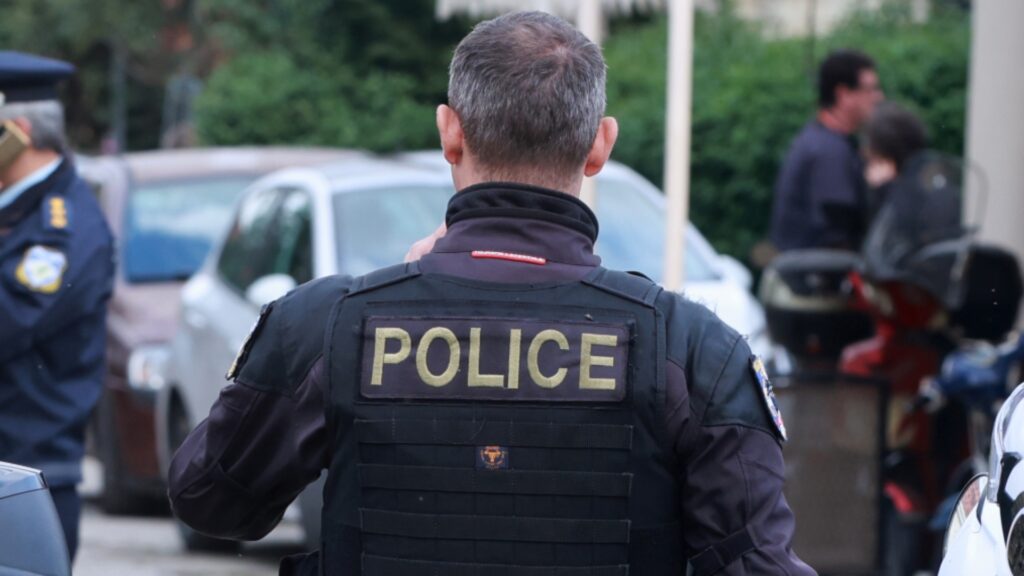 Κύκλωμα-ναρκωτικών:-Προφυλακίστηκε-ο-αστυνομικός-–-Τι-είπε-για-τις-καταθέσεις-600.000-ευρώ