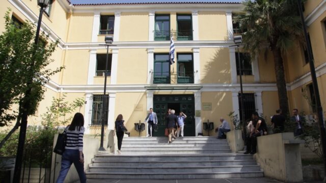Ακόμα τρεις προφυλακίσεις για τη συμμορία του πατέρα Παρθένιου Ακόμα-τρεις-προφυλακίσεις-για-τη-συμμορία-του-πατέρα-Παρθένιου