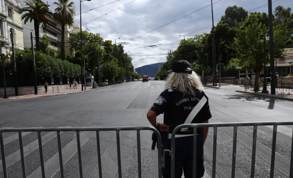 Στην Αθήνα ο Ζελένσκι: Απαγόρευση συγκεντρώσεων σε Αθήνα, Φιλοθέη και Χαλάνδρι Στην-Αθήνα-ο-Ζελένσκι:-Απαγόρευση-συγκεντρώσεων-σε-Αθήνα,-Φιλοθέη-και-Χαλάνδρι