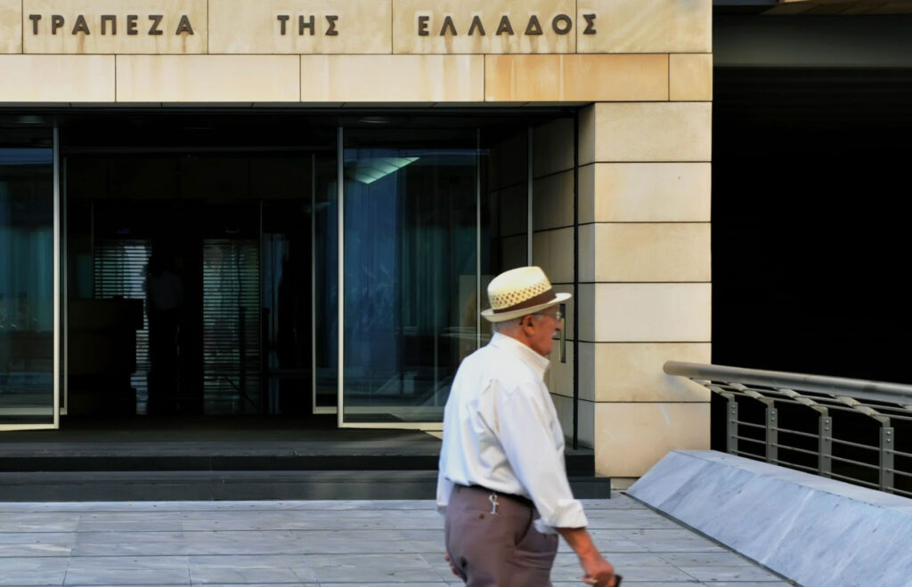 Συντάξεις:-Αυξήσεις-από-12-72-ευρώ