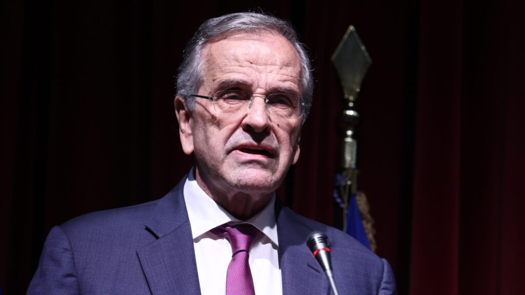 Θεωρείο:-Οι-υπουργοί-και-ο-Σαμαράς