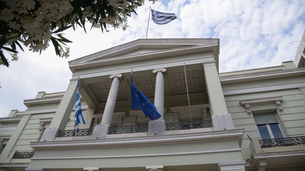 Απάντηση-Ελλάδας-στη-Ρωσία:-«Απειλές-κατά-κυρίαρχων-κρατών-αυτοδικαίως-απορρίπτονται»