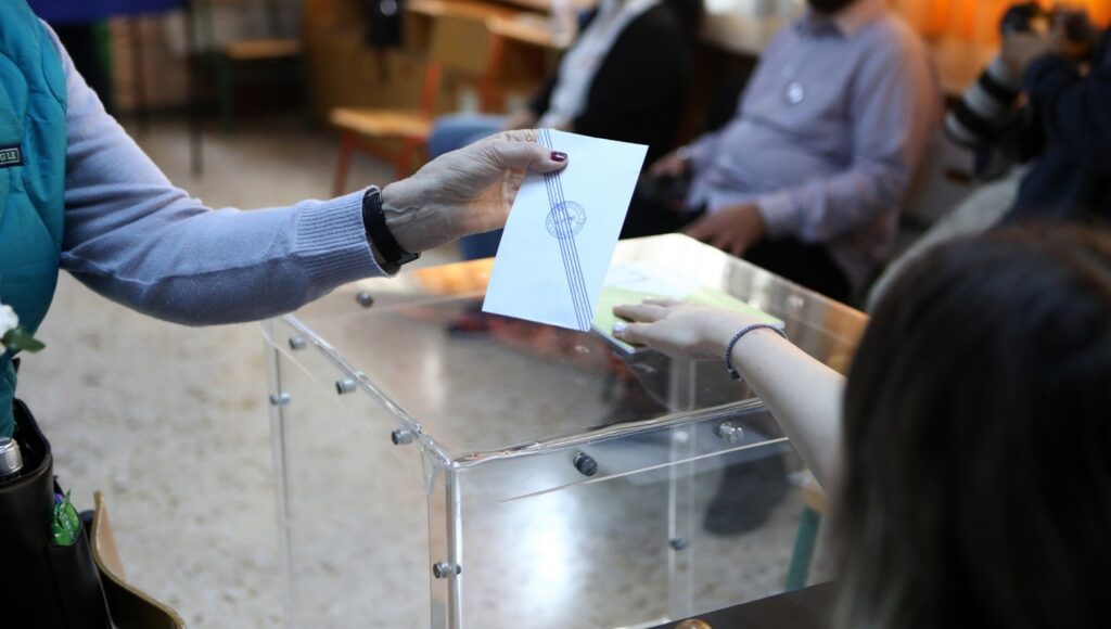 Δημοσκόπηση: Οι βάσεις των «κομμάτων» Τσίπρα – Σαμαρά Δημοσκόπηση:-Οι-βάσεις-των-«κομμάτων»-Τσίπρα-–-Σαμαρά