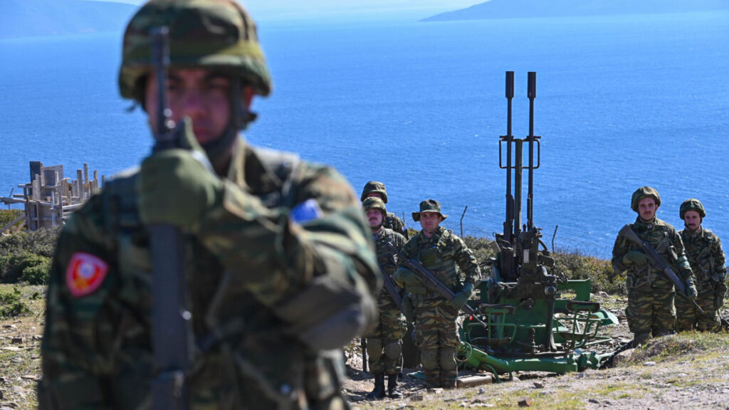 Ενοπλες Δυνάμεις: Τι αλλάζει σε θητεία, μισθολόγιο, προαγωγές Ενοπλες-Δυνάμεις:-Τι-αλλάζει-σε-θητεία,-μισθολόγιο,-προαγωγές