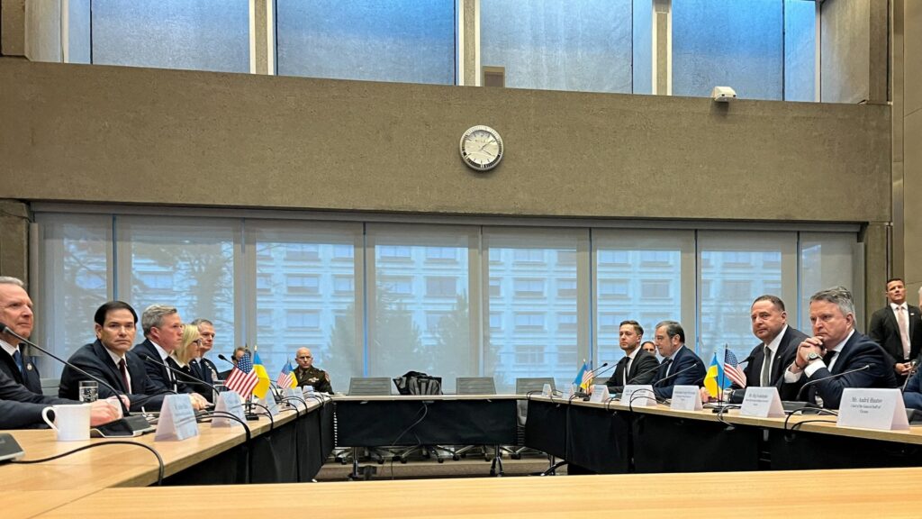 Ουκρανικό:-Το-μπρα-ντε-φερ-της-Γενεύης-για-το-σχέδιο-Τραμπ