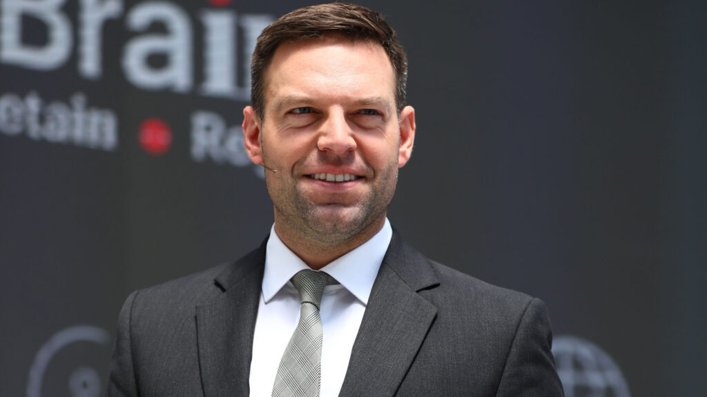 Νέα-επίθεση-Κασσελάκη-σε-Τσίπρα:-«Προσπαθεί-να-κάνει-rebranding-ως-κεντρώος»