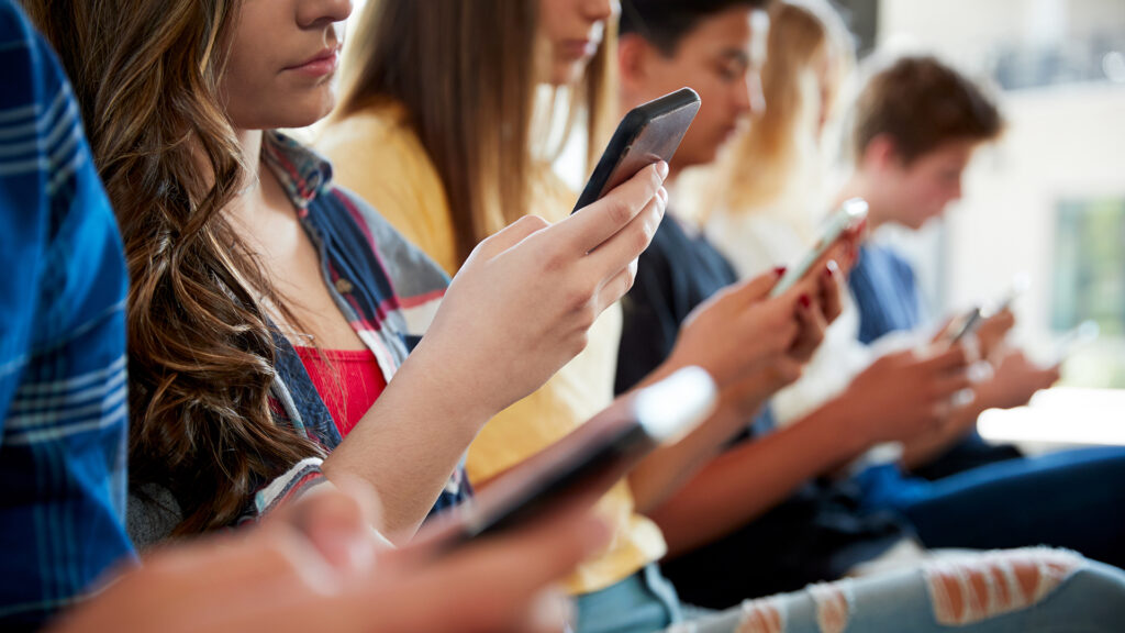 Κίνδυνοι-από-τα-smartphones-πριν-τα-12-έτη
