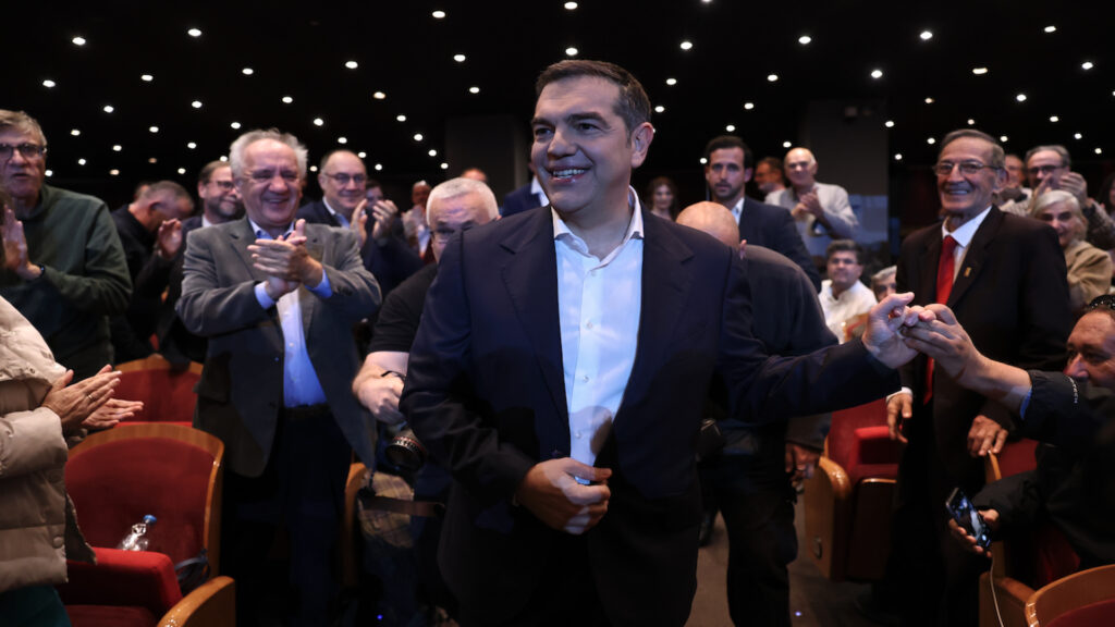 Αλέξης-Τσίπρας:-live-η-παρουσίαση-του-βιβλίου-«Ιθάκη»-στο-«Παλλάς»