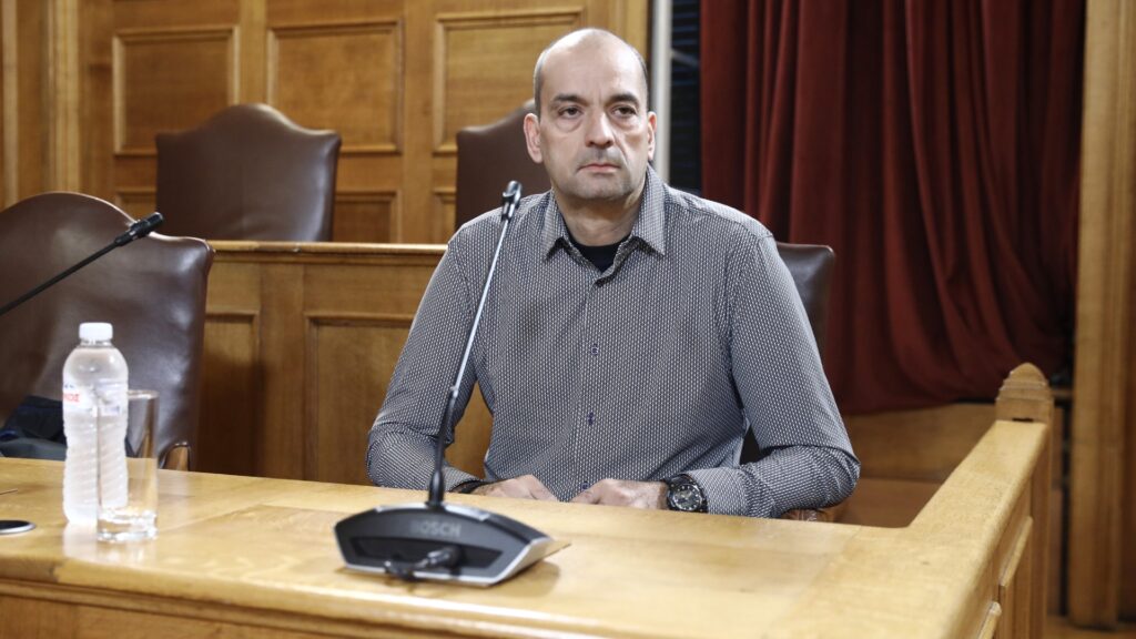 Μαγειρίας-για-ΟΠΕΚΕΠΕ:-«Δώρο-της-μητέρας-μου-η-ferrari,-έχω-κερδίσει-25.000-σε-λαχεία»