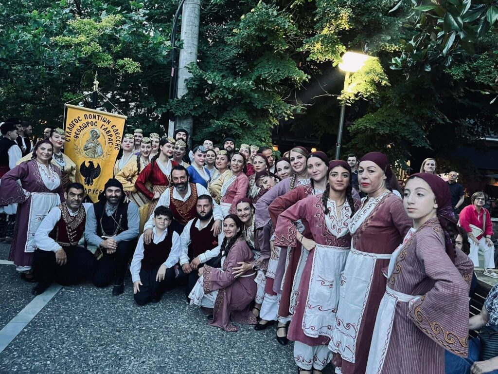 Γιορτή συνεργασίας και παράδοσης στην Έδεσσα με τη συμμετοχή συλλόγων από Ελλάδα και Κύπρο Γιορτή συνεργασίας και παράδοσης στην Έδεσσα με τη συμμετοχή συλλόγων από Ελλάδα και Κύπρο