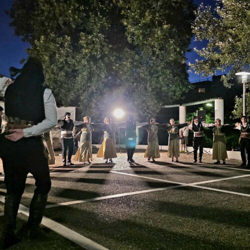 Η ποντιακή παράδοση πρωταγωνίστησε στη Δροσιά – Εντυπωσιακή η συμμετοχή του κόσμου