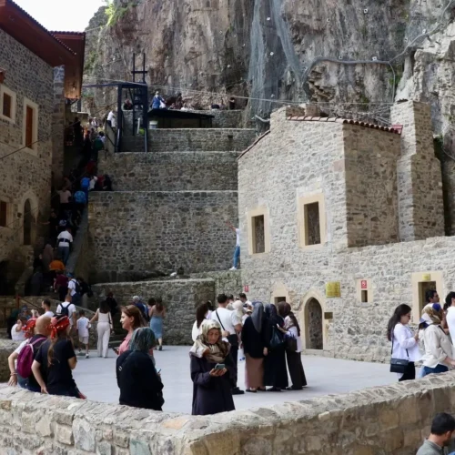 Πάνω από 2 εκατομμύρια επισκέπτες στην Παναγία Σουμελά μέσα σε πέντε χρόνια