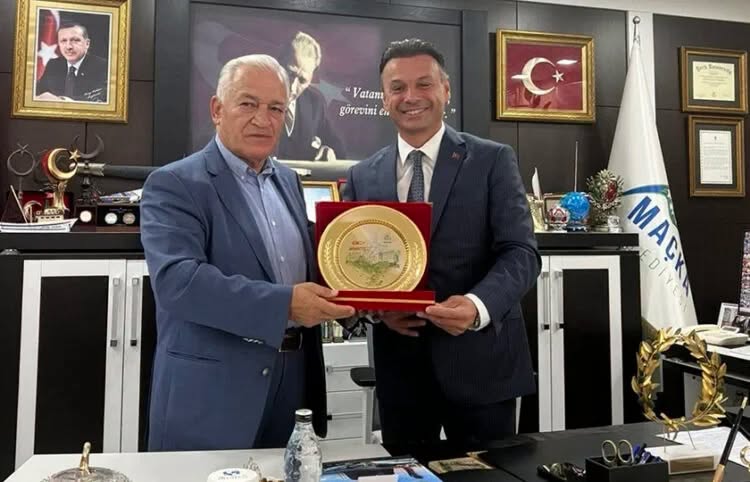 ΠΟΕ για Κυρίζογλου: «Φτάνει πια με τις φωτογραφίες μπροστά στον Κεμάλ» ΠΟΕ για Κυρίζογλου: «Φτάνει πια με τις φωτογραφίες μπροστά στον Κεμάλ»