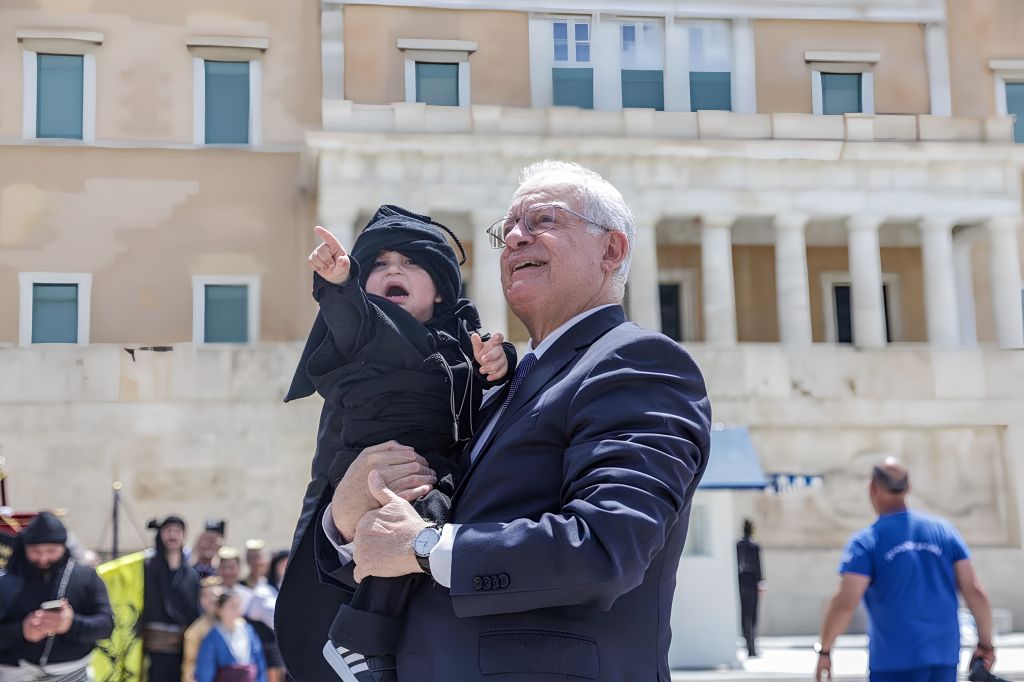 Στην Παναγία Σουμελά, στην Καστανιά Ημαθίας, τον Δεκαπενταύγουστο ο Πρόεδρος της Δημοκρατίας Κωνσταντίνος Τασούλας Στην Παναγία Σουμελά, στην Καστανιά Ημαθίας, τον Δεκαπενταύγουστο ο Πρόεδρος της Δημοκρατίας Κωνσταντίνος Τασούλας